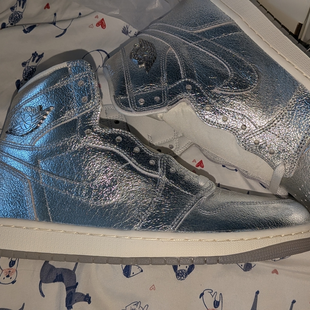 Nike Retro Jordans Silver High-Top Sneakers